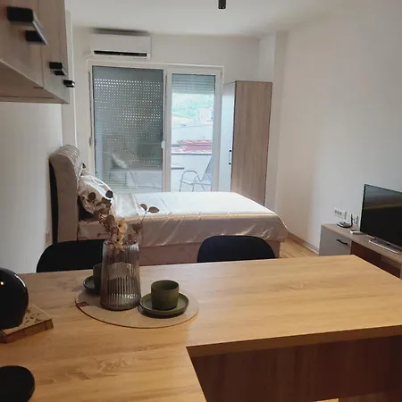 Sunset Studio-cozy Escape With View And Comfort In
